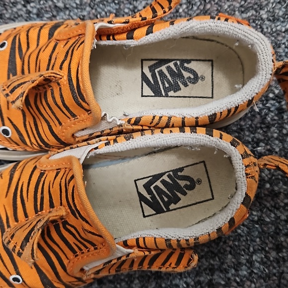 Vans slip on v shark - Picture 3 of 4